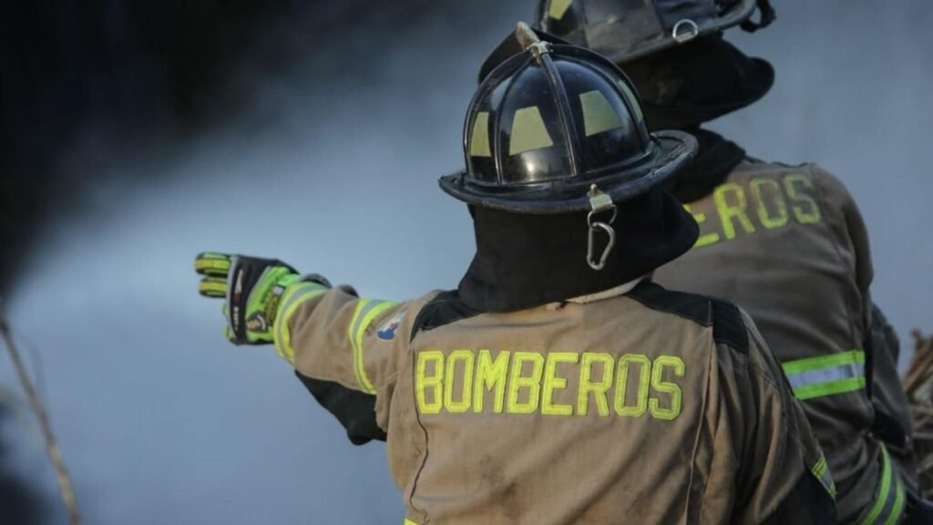 Incendio rural de gran magnitud en Ayacucho: más de 8 horas de trabajo, 22 bomberos y hasta 150 hectáreas afectadas