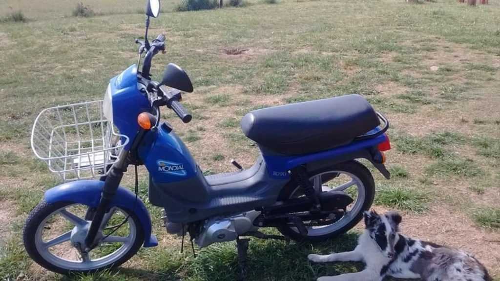 Delincuentes sustrajeron una motocicleta en plena luz del día