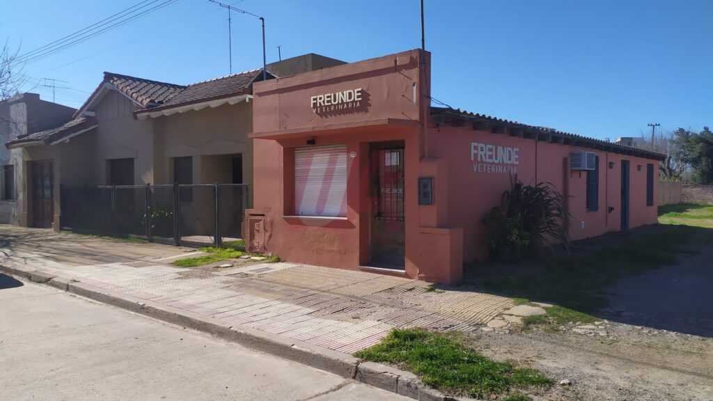 En plena pandemia ingresaron a robar a una veterinaria