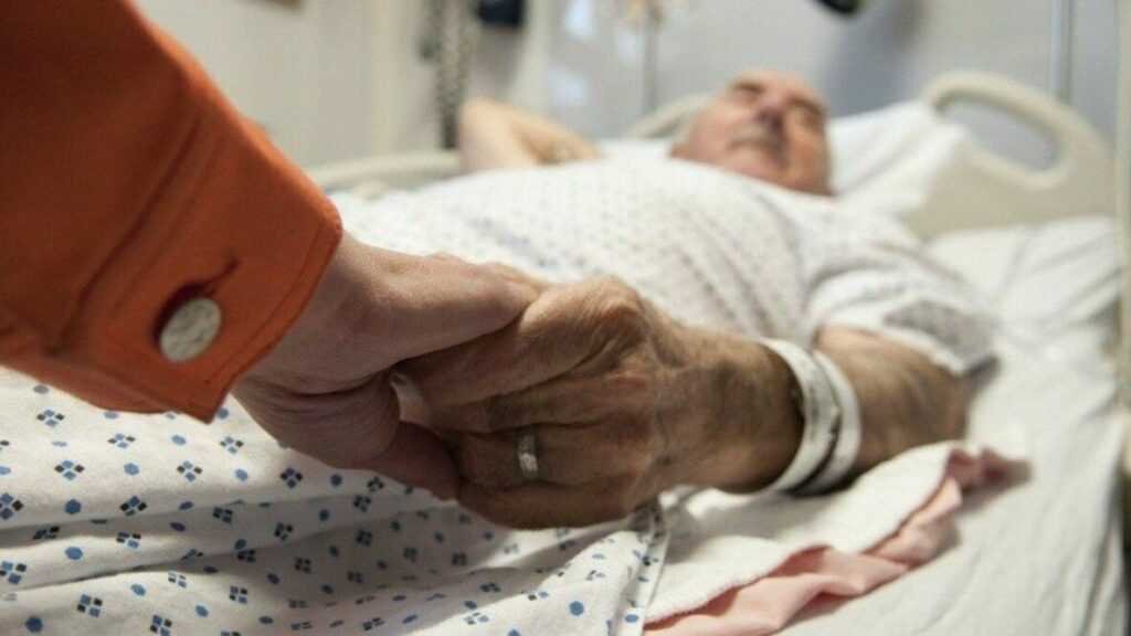 Impulsan protocolo para poder despedirse de enfermos terminales de coronavirus