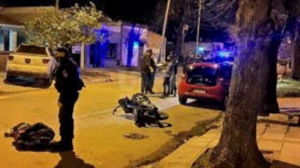 Un policía baleó a un ladrón armado para defender a su papá y fue detenido