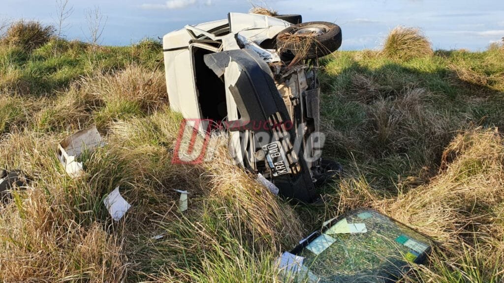 Dos vecinos de Ayacucho volcaron en Rauch
