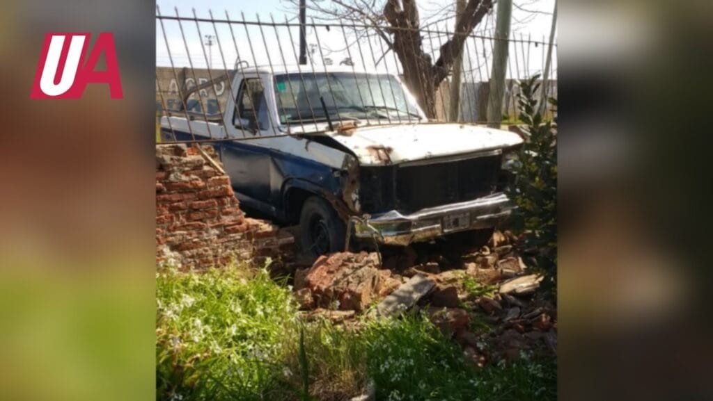 Fuerte choque en calle Sarmiento: Un hospitalizado
