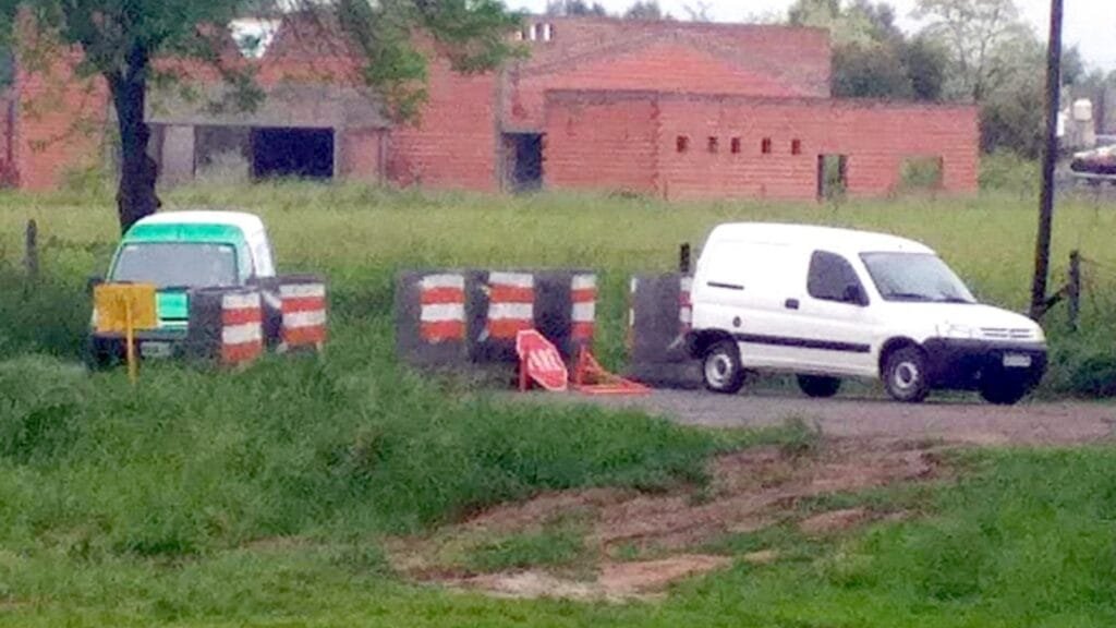 Rauch: Interceptaron un utilitario en un acceso cerrado al tránsito sin pasar por previa desinfección