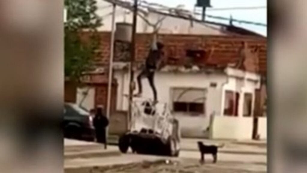 Quilmes: Robaron 30 metros de cable a la vista de todos