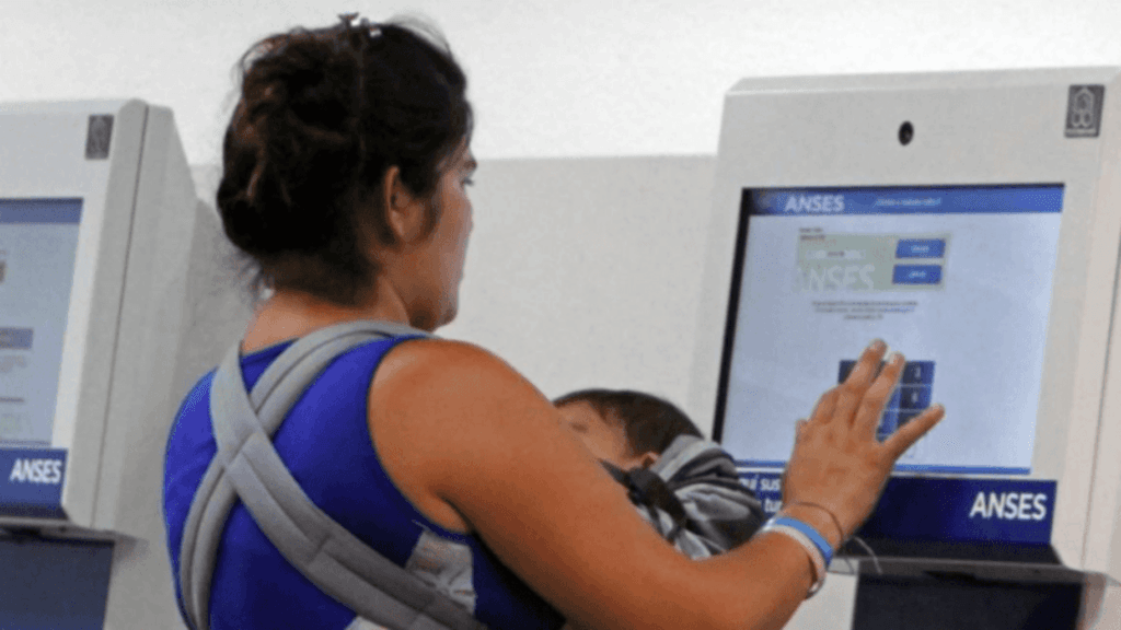 Los nuevos beneficiarios de la AUH tendrán tiempo para regularizar su situación