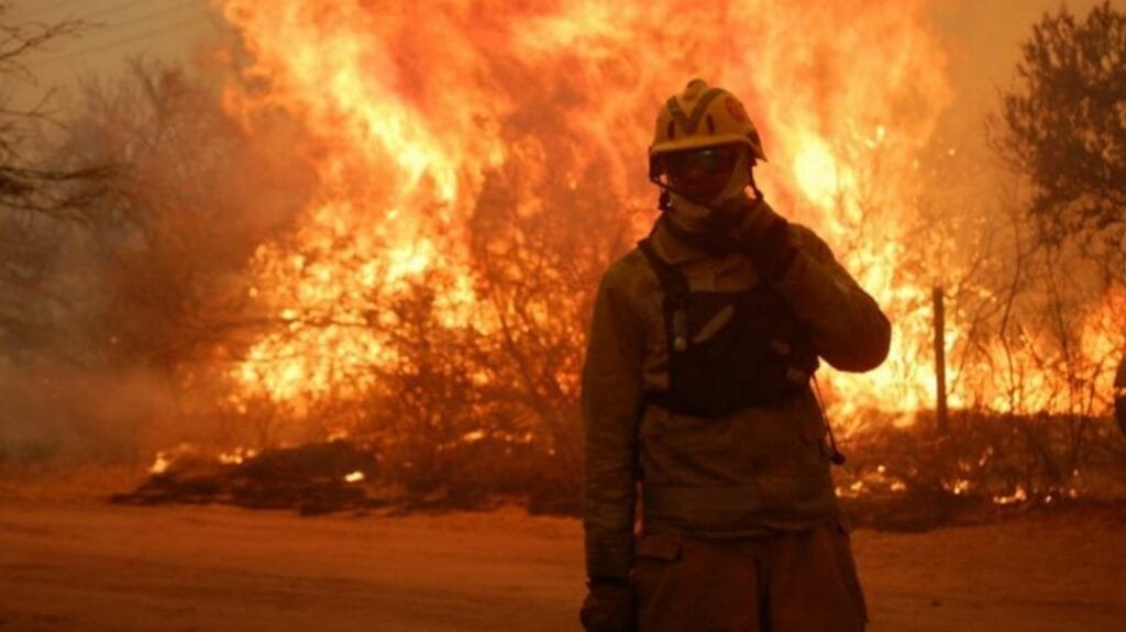 Jujuy, Córdoba, La Pampa y Corrientes mantienen focos activos de incendios