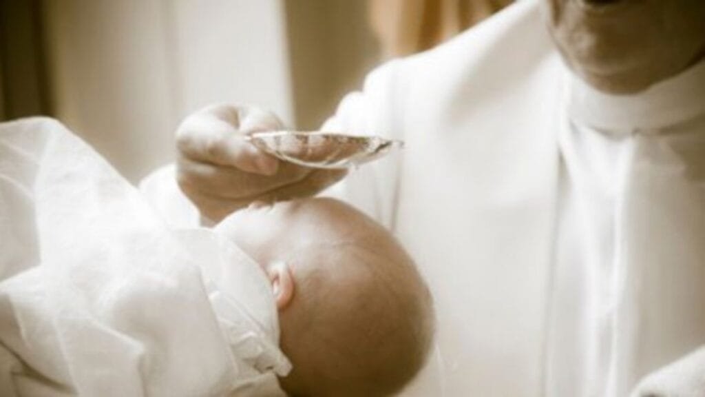 En Ayacucho se realizan bautismos bajo un estricto protocolo