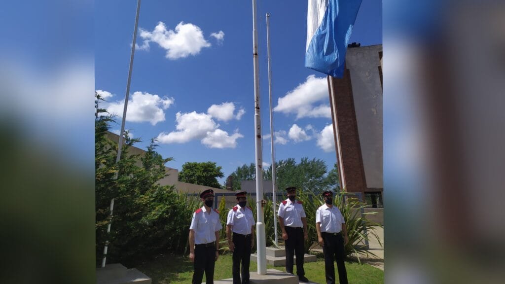 A 200 años de primer izamiento en Malvinas, bomberos brindó un homenaje