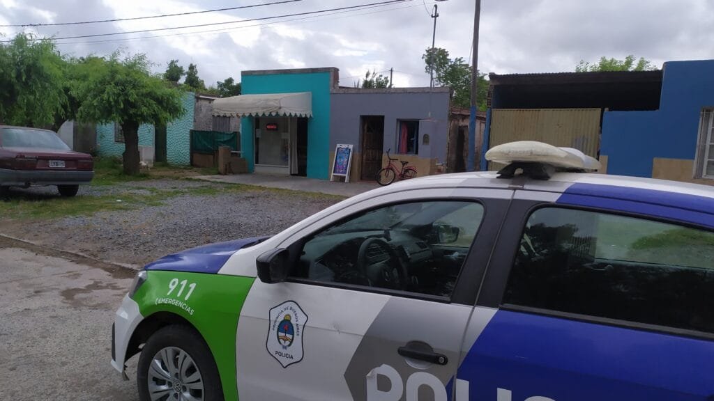 Delincuentes ingresaron a robar a una despensa