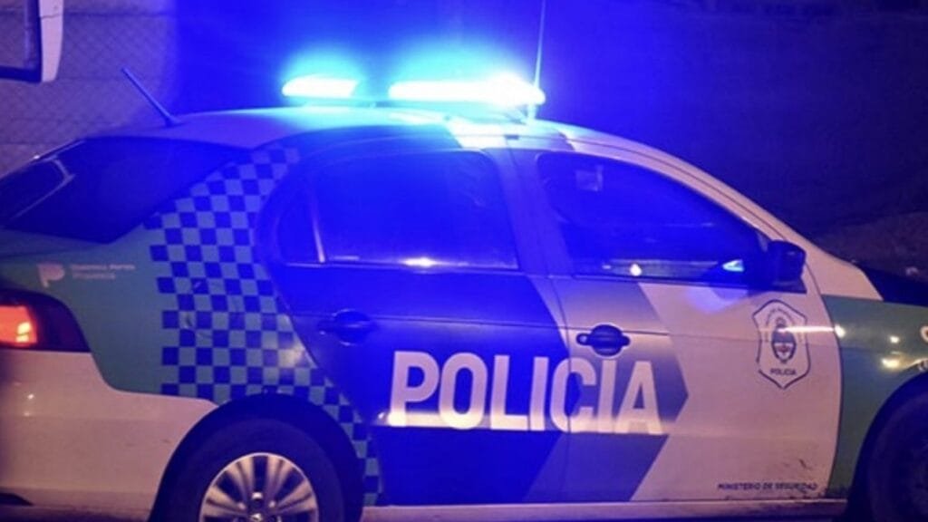 Se despertó cuando vio que intentaban robarle a su vecino, pero el también fue víctima de los delincuentes