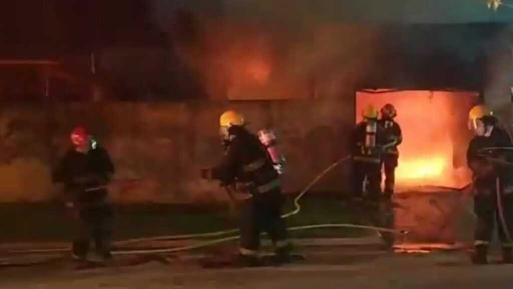 Voraz incendio en una vivienda
