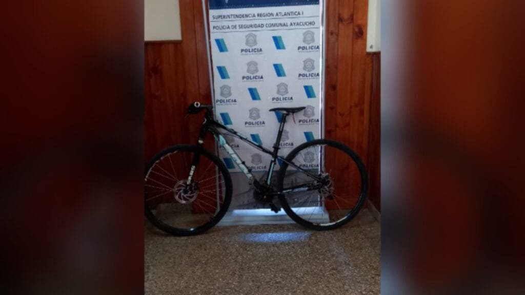 La policía de Ayacucho recuperó la bicicleta sustraída en Tandil