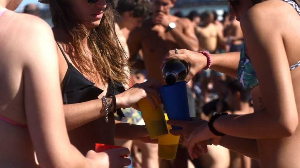 Provincia permitirá fiestas de hasta 200 personas al aire libre