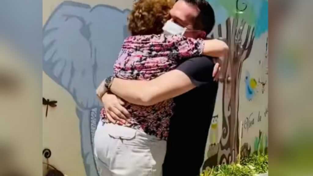 Emotivo: reencuentro de Rodolfo Barili con su mamá, a quien no veía desde marzo por la pandemia