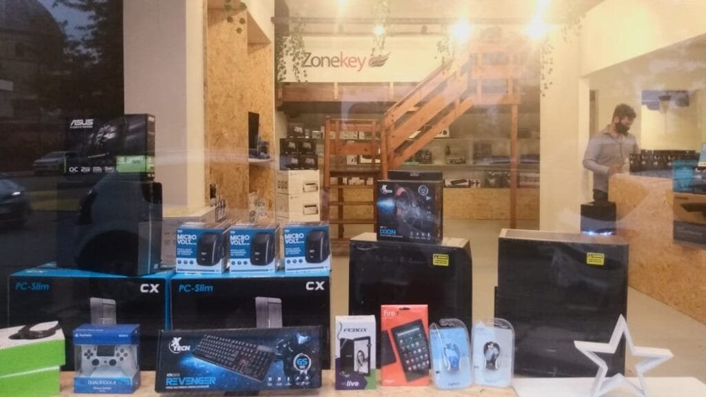 Abrió sus puertas en Ayacucho “Zonekey”