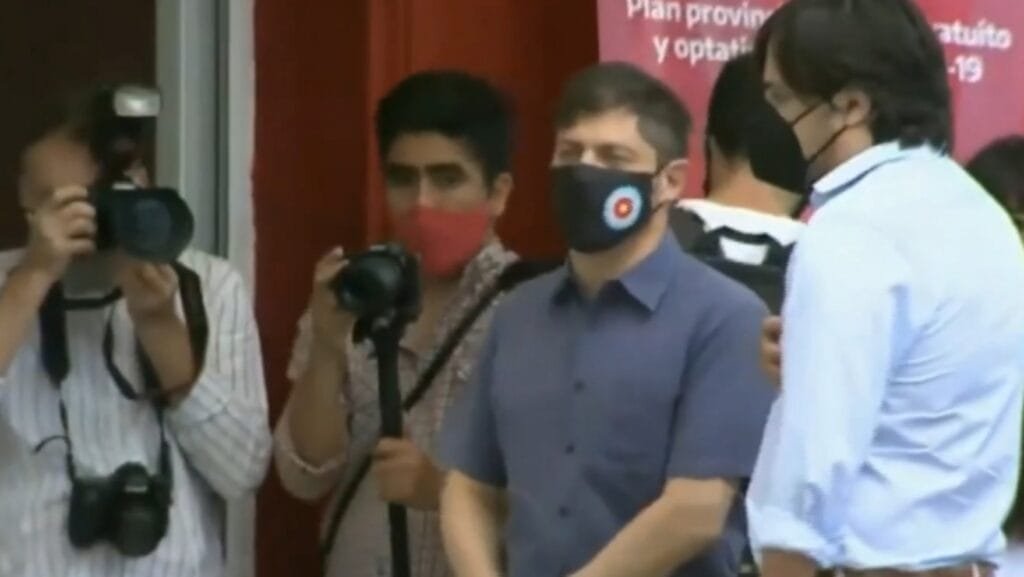 Axel Kicillof, uno de los primeros en recibir la vacuna Sputnik en La Plata