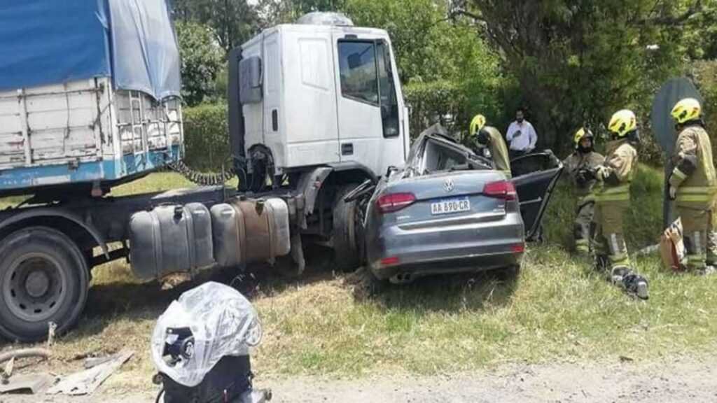 Ruta 3: Fallecieron dos personas en un accidente vial