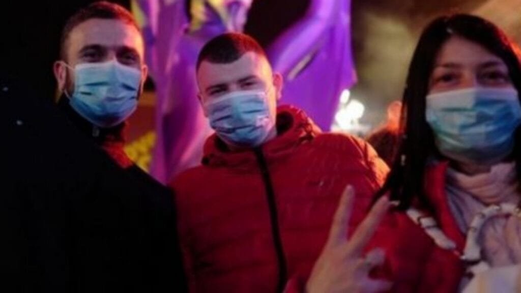 Los últimos reportes de coronavirus se registraron en personas jóvenes: apuntan a fiestas clandestinas