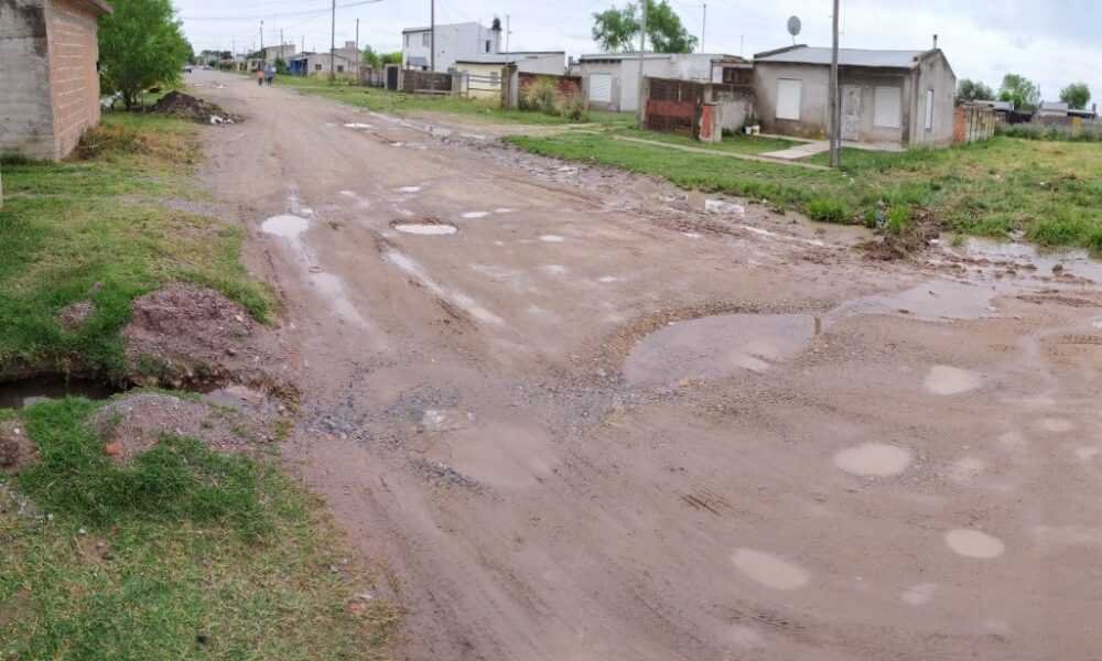 Sin repuestas de nadie: Vecinos enojados por roturas y pérdidas de agua