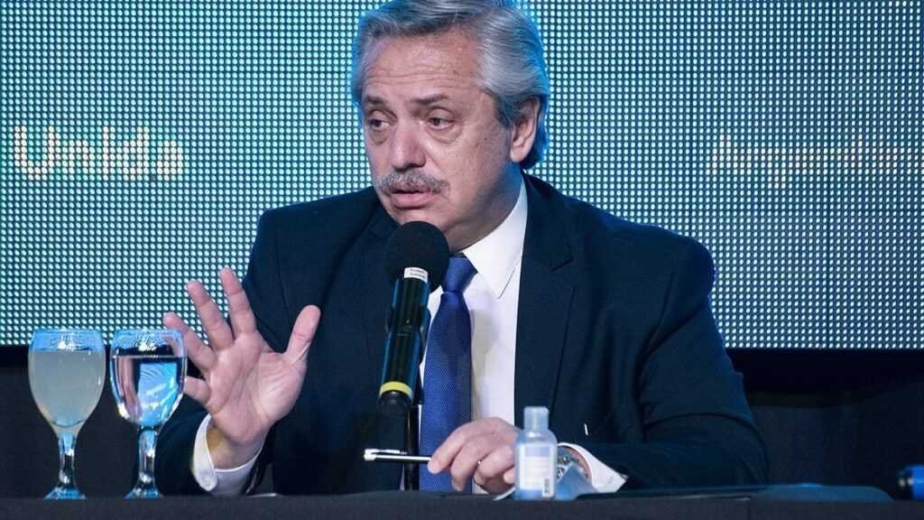 El Presidente dijo que el regreso a clases es “prioritario” y que se iniciarán en marzo