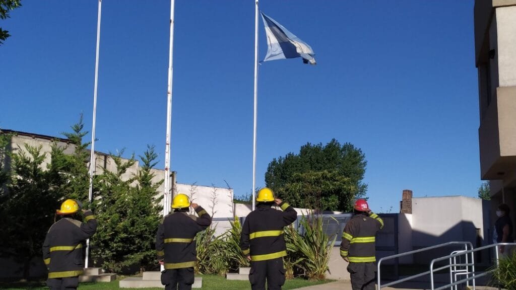 Se cumplen 27 años de la tragedia en Puerto Madryn: Bomberos Ayacucho realizó un homenaje