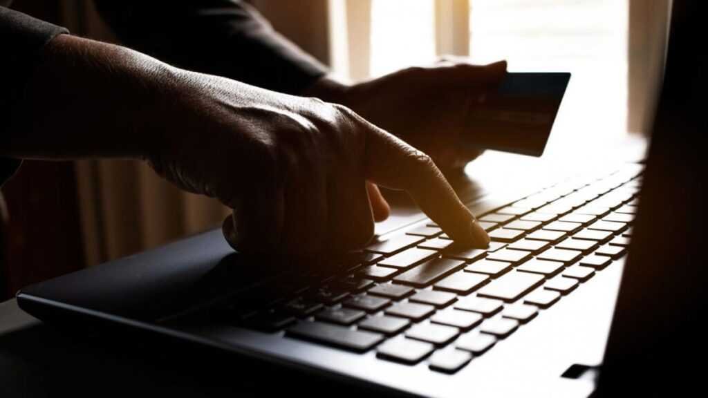 Autoridades vuelven alertar sobre posibles estafas online