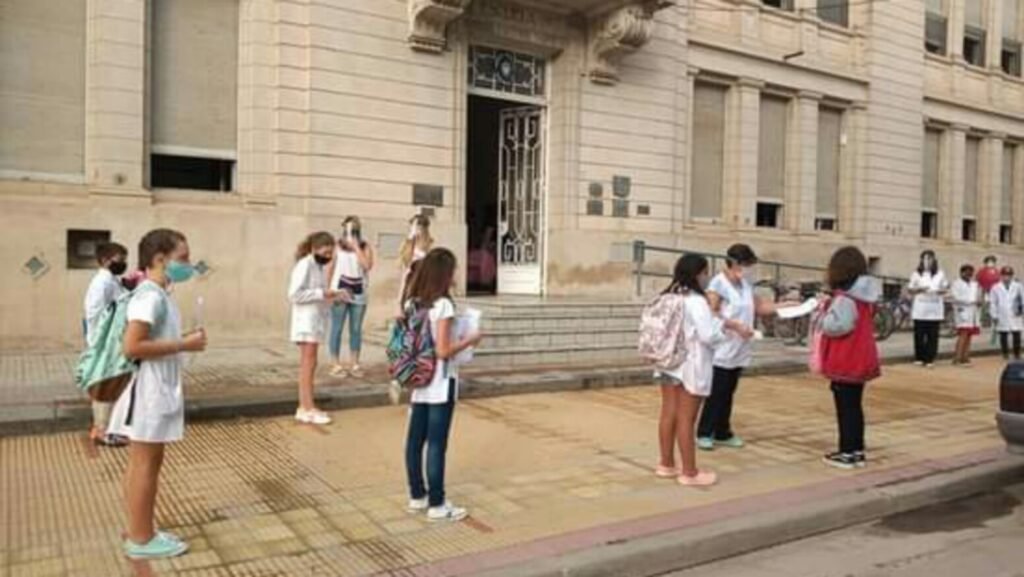 Alumnos de primaria e inicial comenzaron las clases con la nueva normalidad