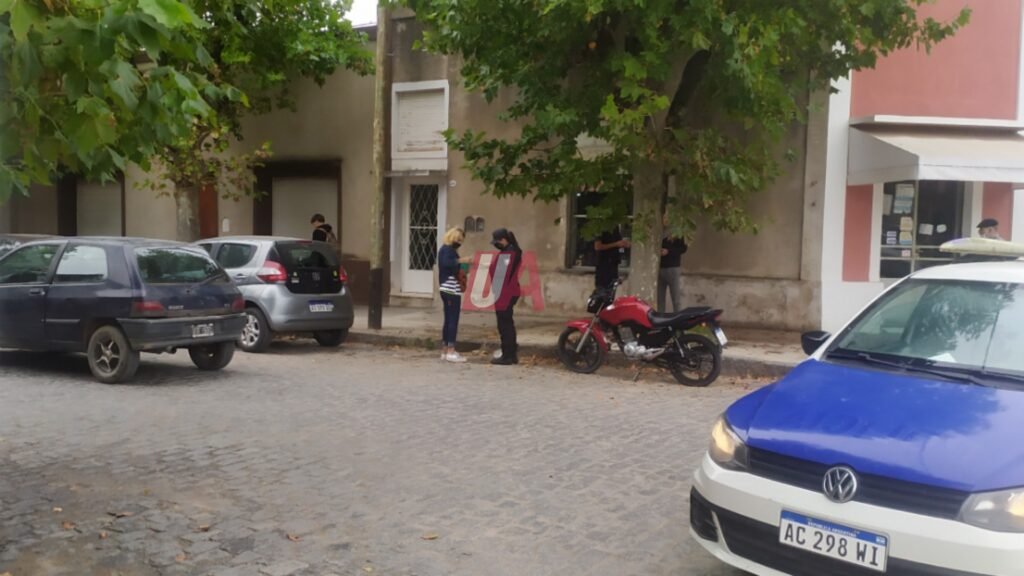 Una moto y un auto protagonizaron un accidente