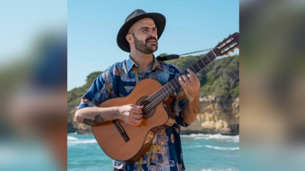 Hernan Platt, el Ayacuchense que vive en Barcelona y sorprende a todos con sus canciones