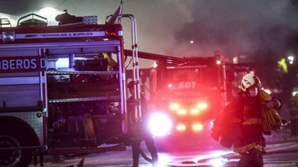 Indignación en Olavarría: Mientras bomberos apagaba un incendio, le robaron varios elementos