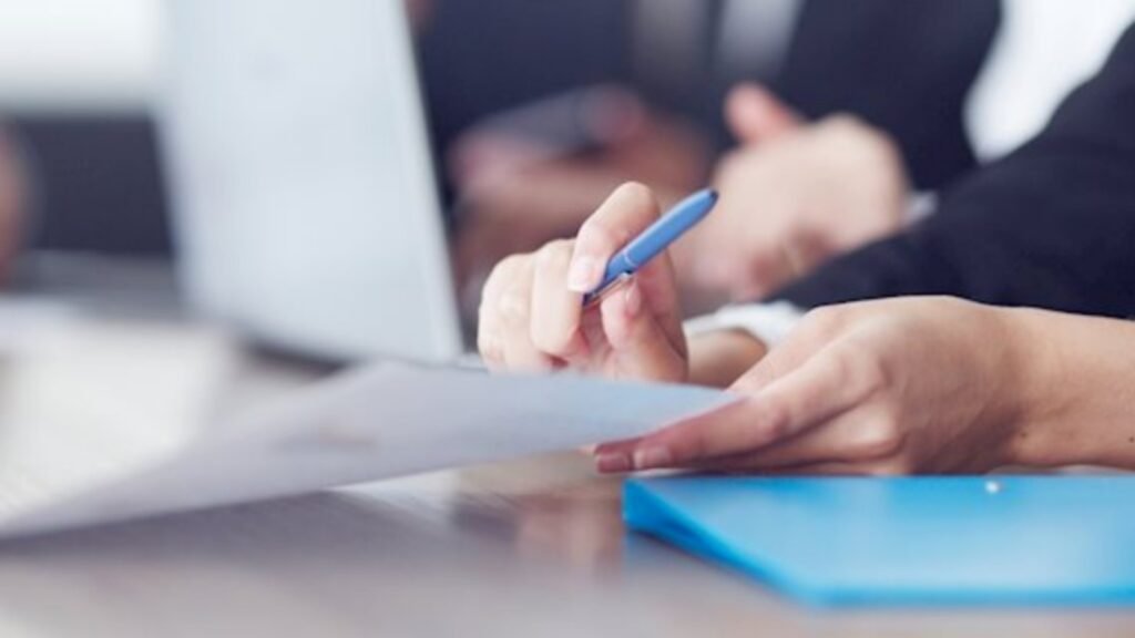 Buscan personal para trabajos administrativos