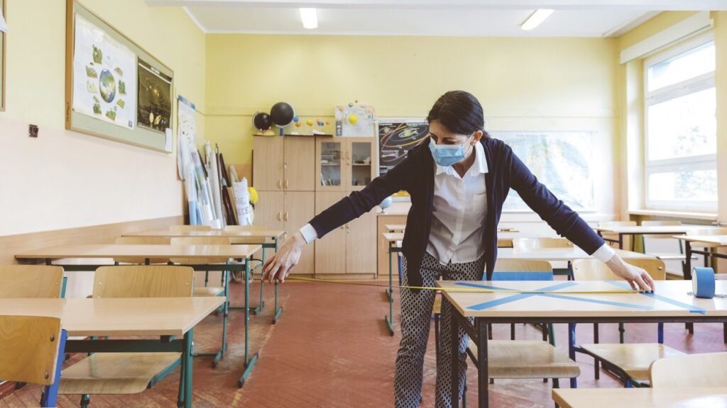 Benítez: “En Ayacucho no hay escuelas cerradas por casos de Covid 19”