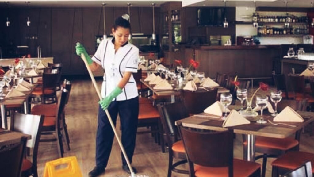 Este viernes, sábado y domingo los gastronómicos podrán abrir al público hasta las 12 de la noche