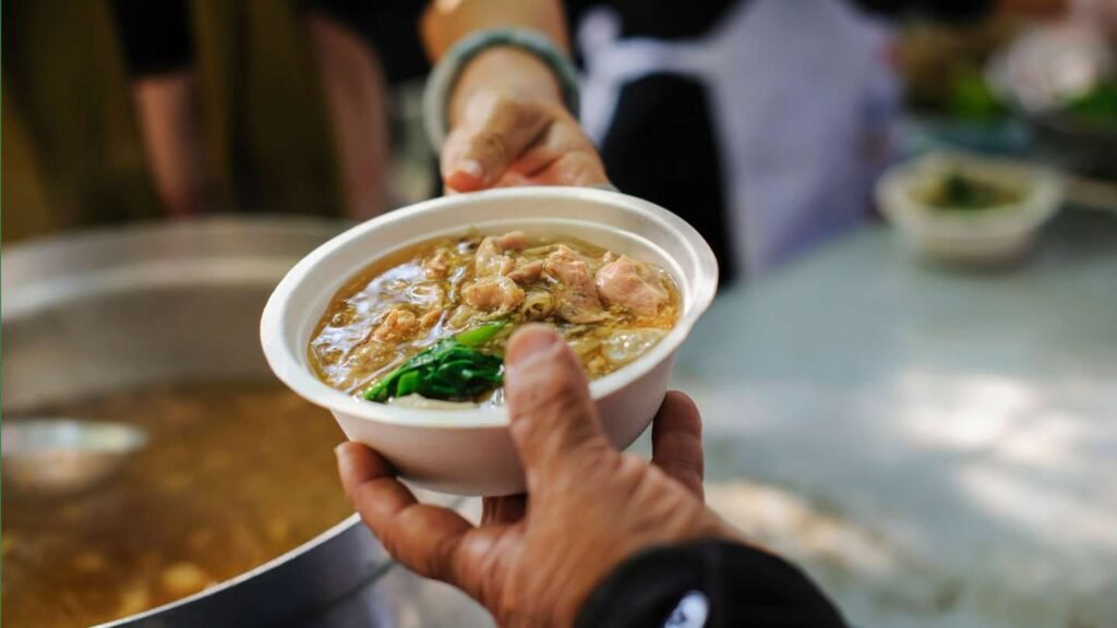 Comercios solidarios en tiempo de pandemia: Realizan menú para familias que necesitan