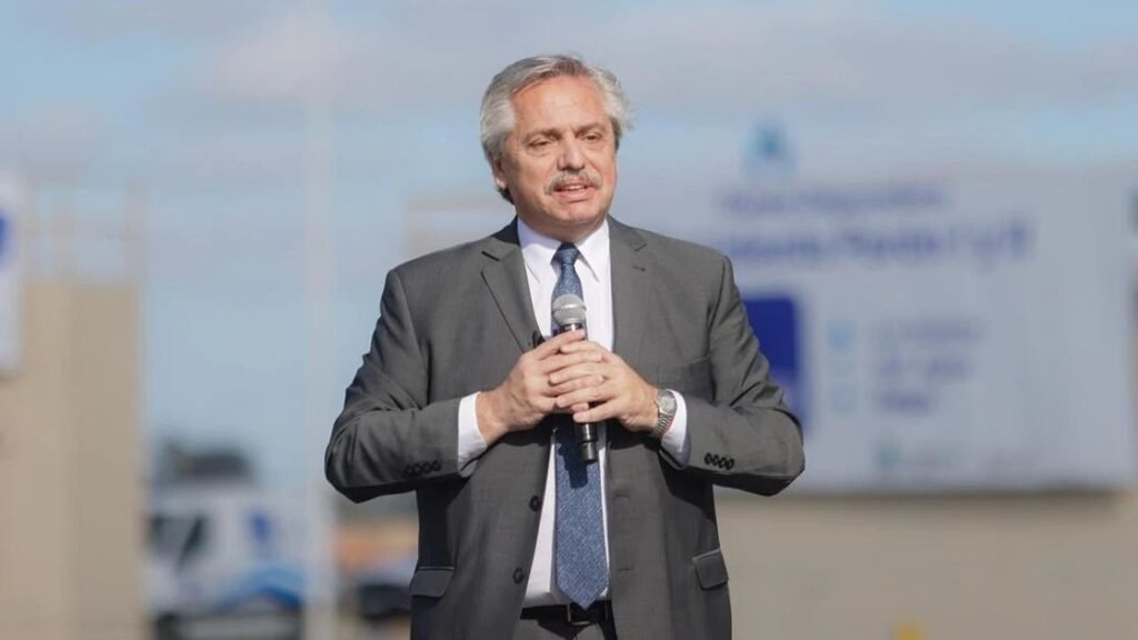 Alberto Fernández: “Quiero que los planes desaparezcan y haya trabajo”