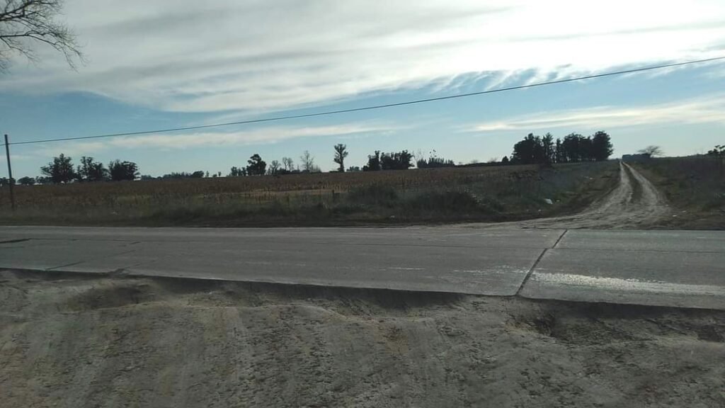 Vecinos denuncian la falta de obras en Acceso Perón