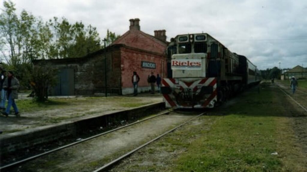 El tren de pasajeros volvería en 2022 vía Maipú-Ayacucho-Tandil