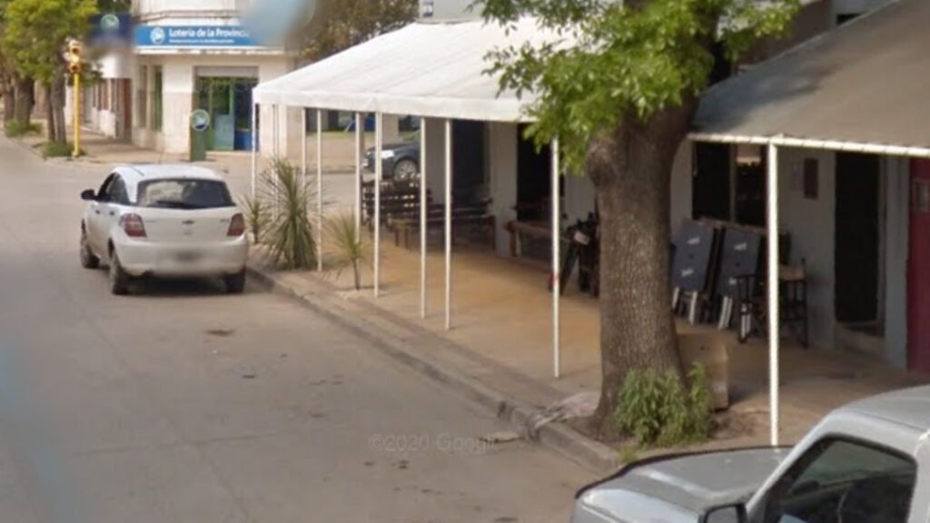 Se robó una mochila de un restaurante y fue detenido por la Policía