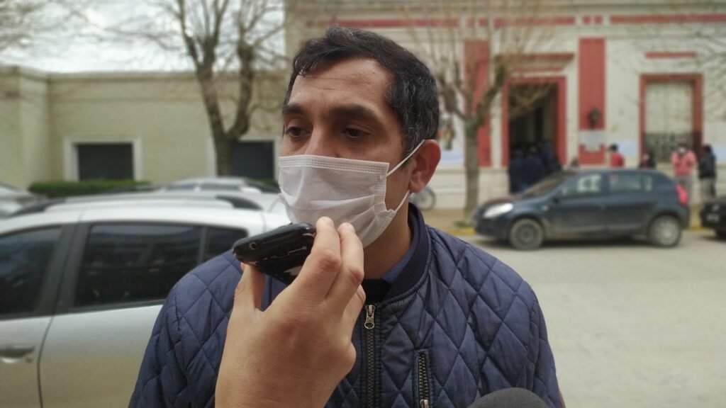 Cristian Burgos: “Lo importante de estas elecciones es la posibilidad de elegir a quienes queremos como representantes”