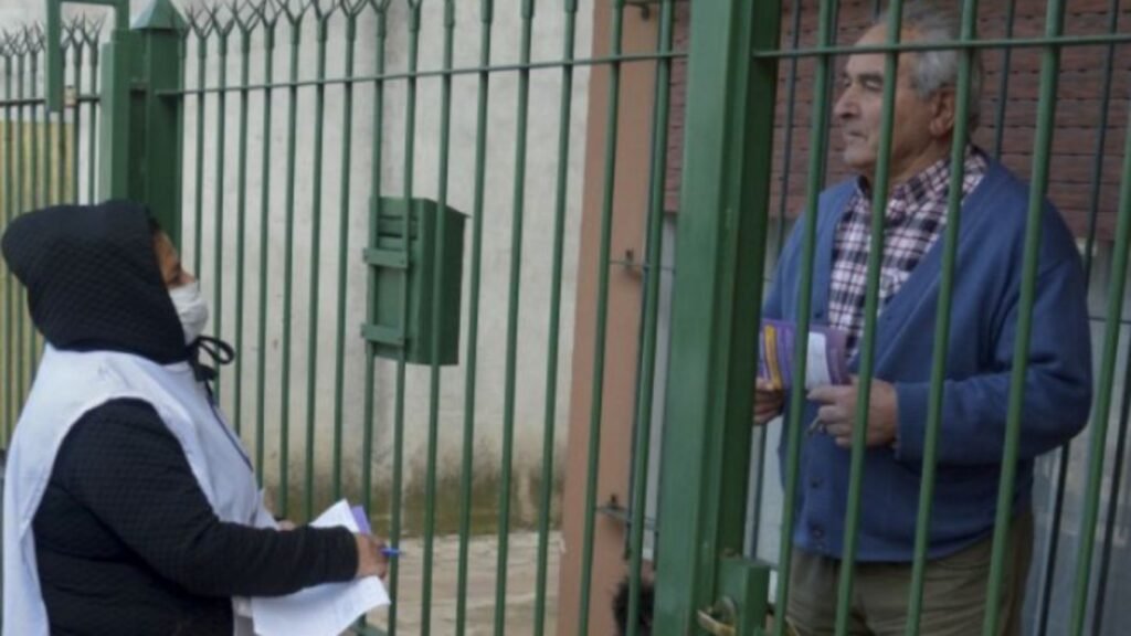 Buscarán “casa por casa” a quienes no se inscribieron para vacunarse