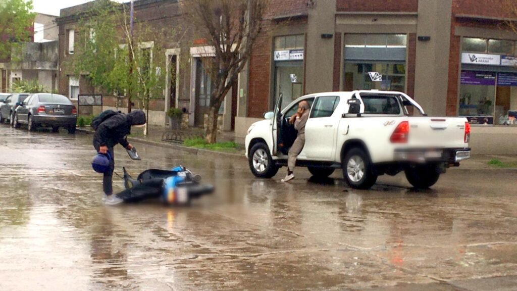 Trasladaron a un joven al Hospital tras un accidente de tránsito
