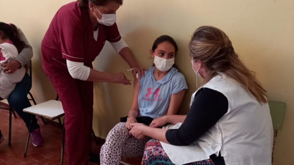 Se están aplicando vacunas contra el Coronavirus en los establecimientos educativos