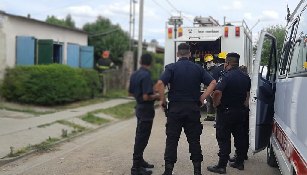 Bomberos trabajó en un incendio originado en una vivienda