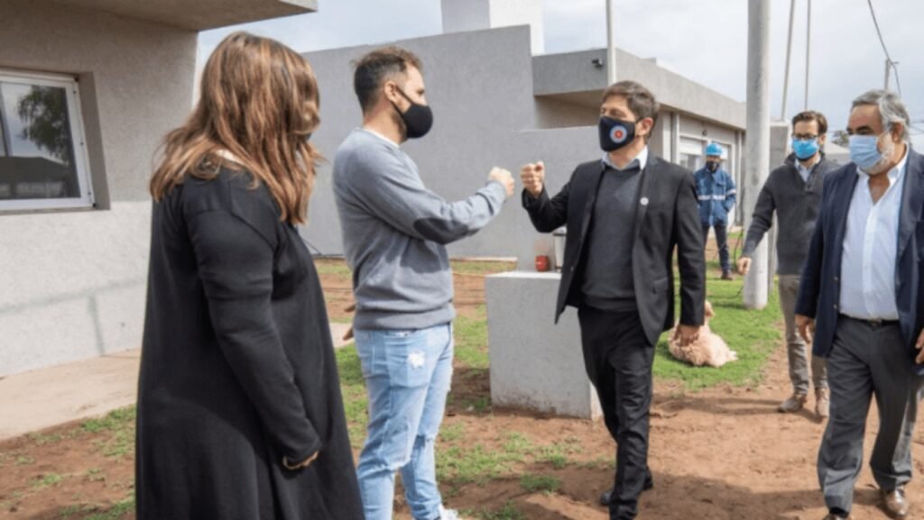 El Gobernador Kicillof estaría visitando Ayacucho para entregar viviendas