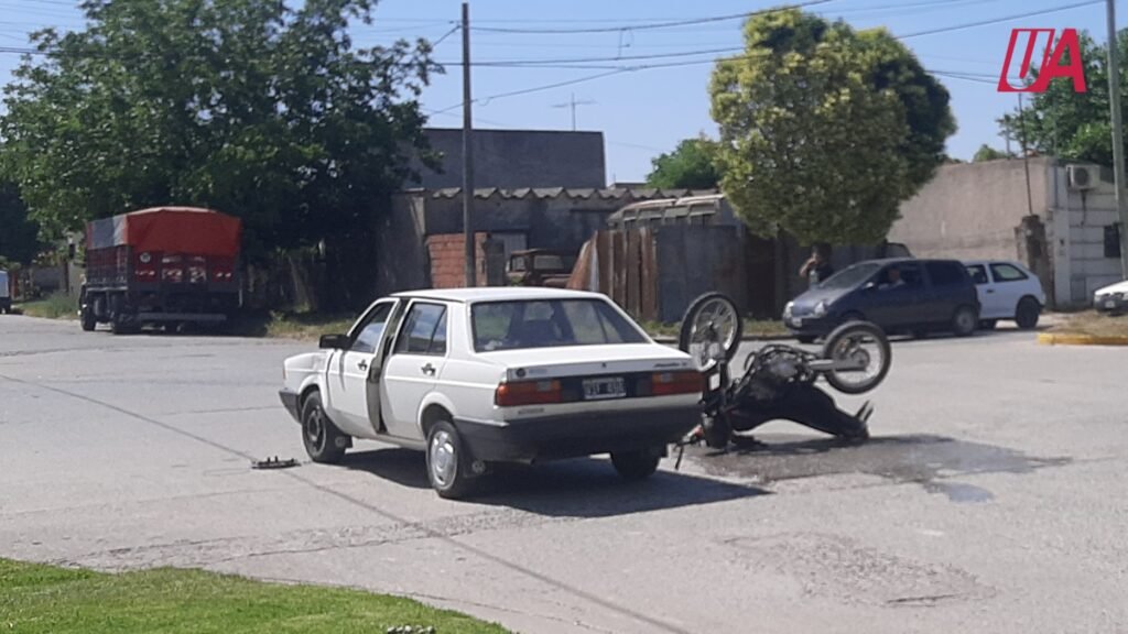 Una persona fue trasladada de urgencia al Hospital tras un fuerte choque