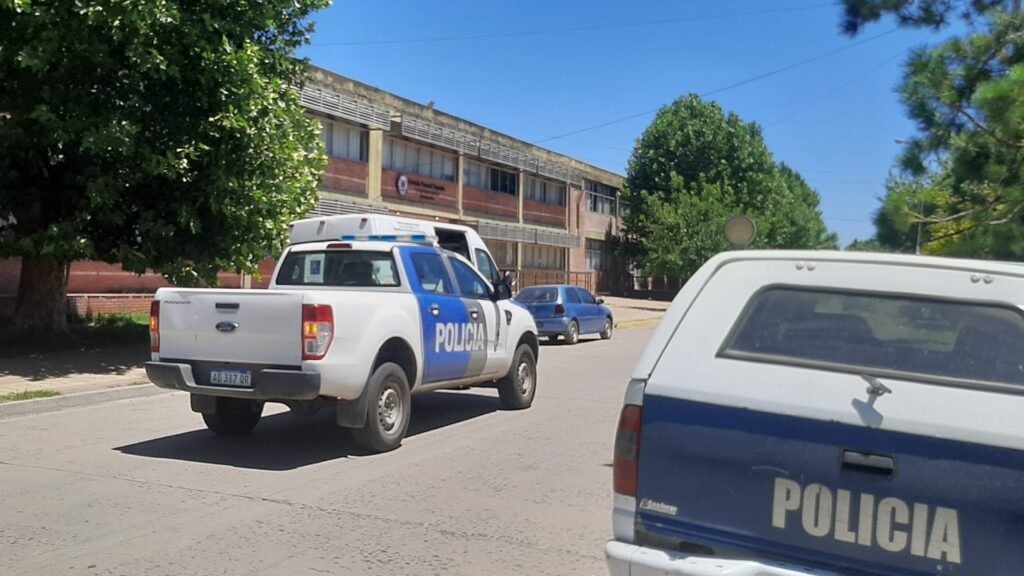 Ignorados generaron destrozos en el interior de la Escuela Nacional
