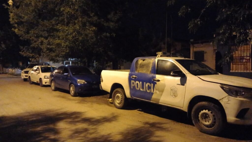 Dos personas aprehendidas tras un allanamiento por estupefacientes