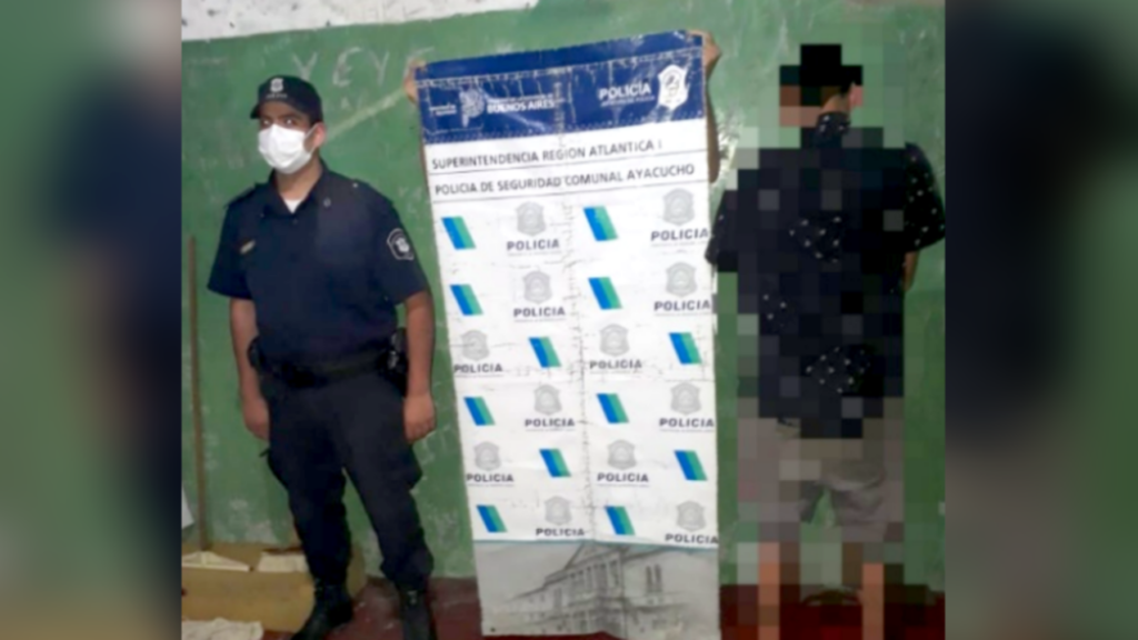 Fue aprehendido por agredir a su madre y a la Policía: horas más tarde también fue infraccionado por efectivos