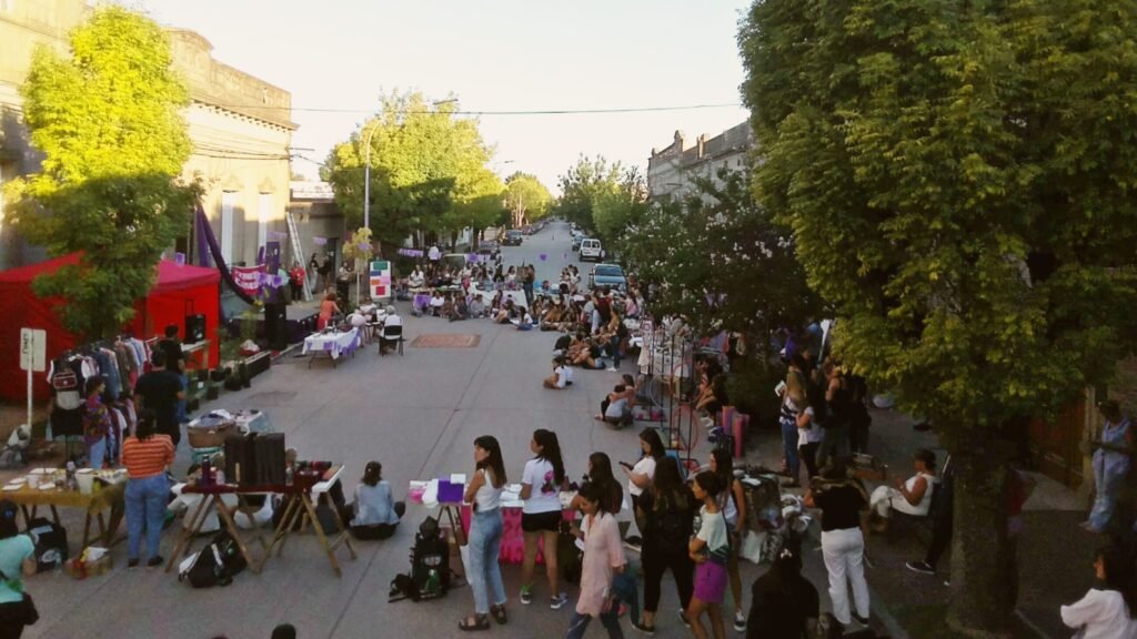 8M: Se realizó la jornada con artistas y emprendedoras locales